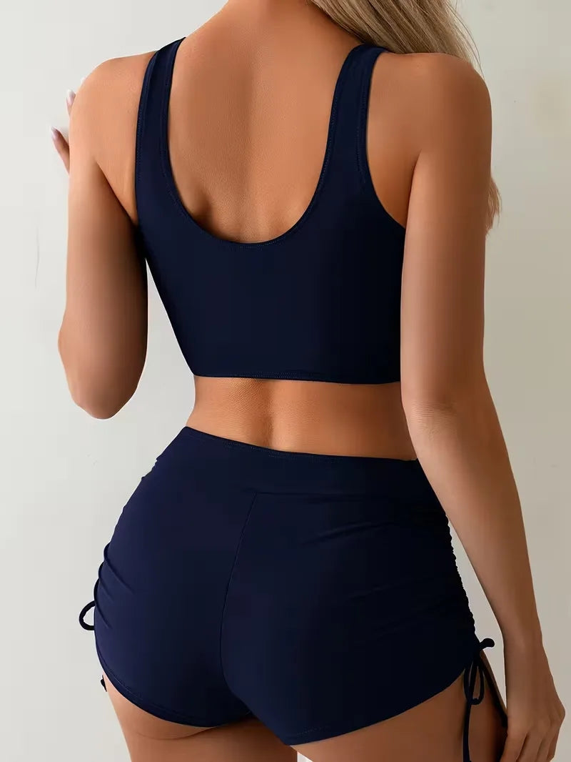 Ensemble bikini avec dos nageur croisé, fronces et shorty garçonne