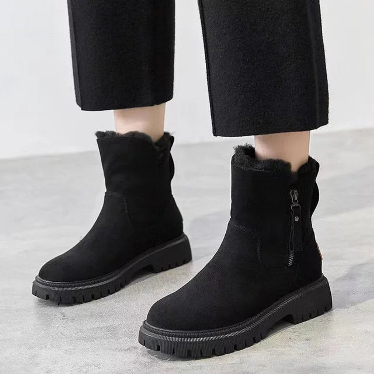 Bottines pour femme à fermeture éclair latérale et doublure en fausse fourrure
