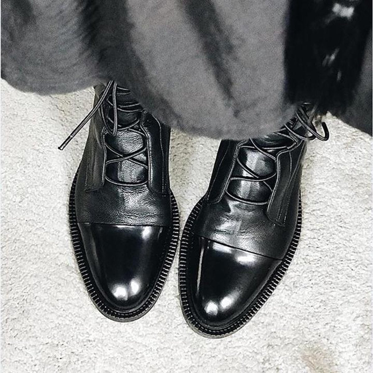 Women’s Two-Tone Cap Toe Lace-Up Flat Ankle Boots