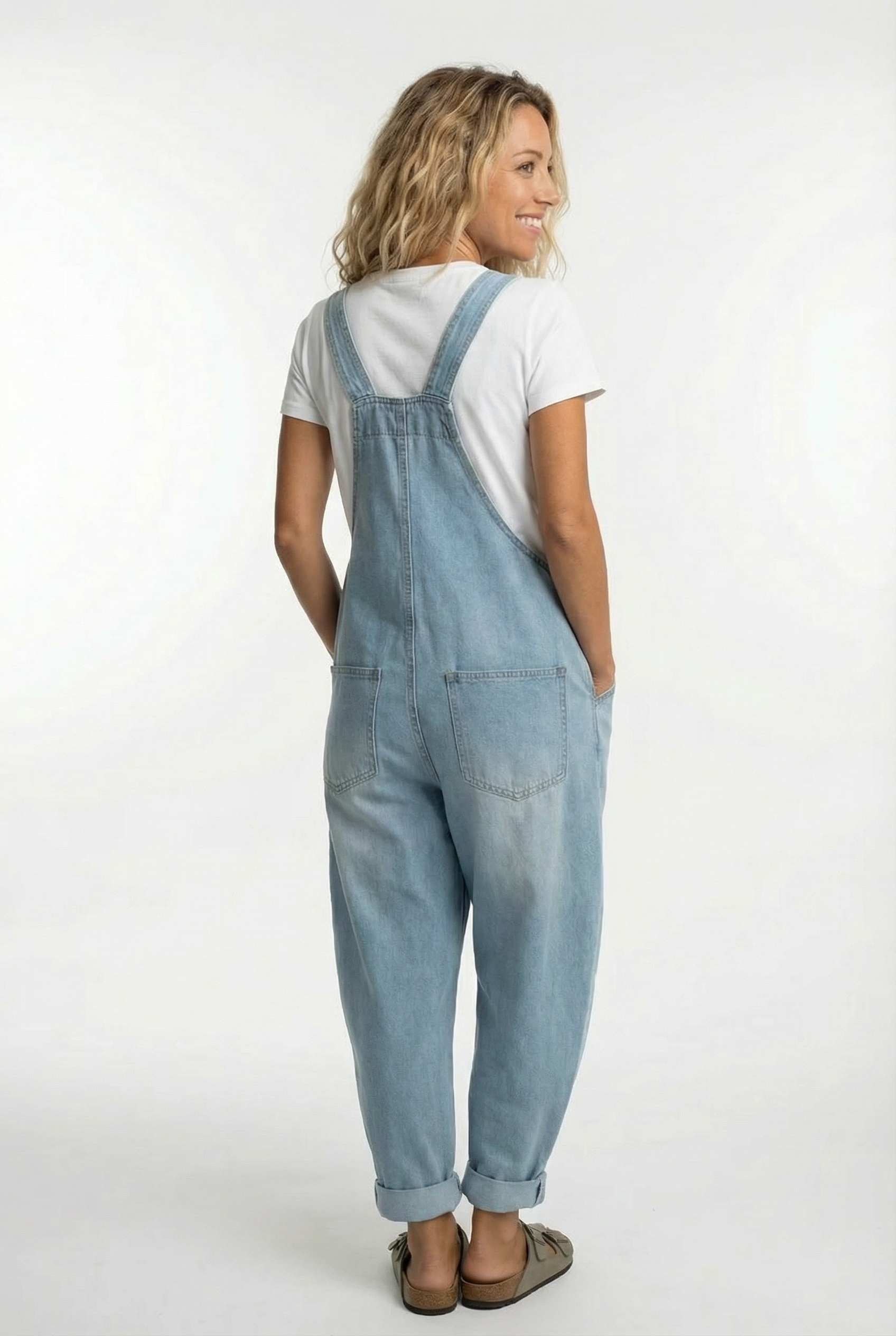Salopette en denim pour femme, boutonnée sur le devant, avec poches