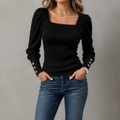 Top en maille côtelée à encolure carrée et poignets boutonnés pour femme