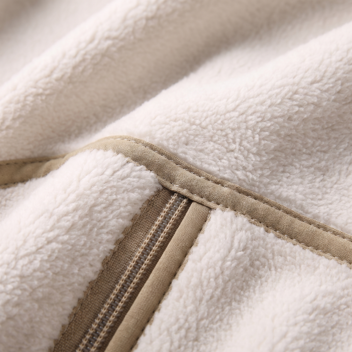 Men's Zip-Up Fleece Jacket with Side Pockets