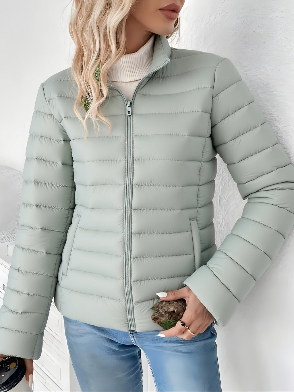 Women’s Lightweight Quilted Stand Collar Puffer Jacket