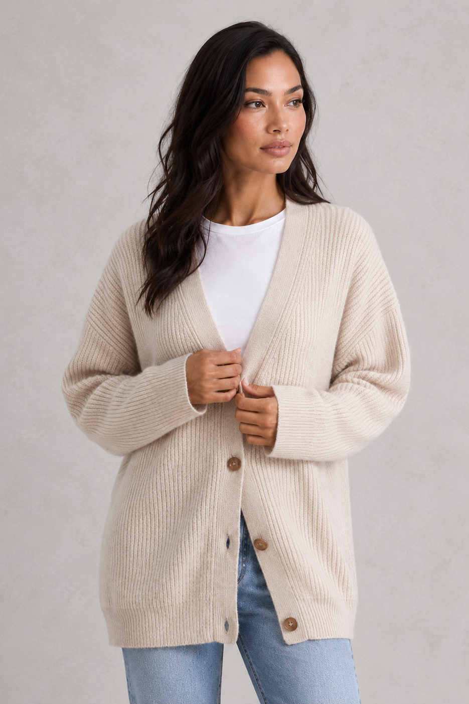 Women's oversized ribbed V-neck button cardigan with long sleeves