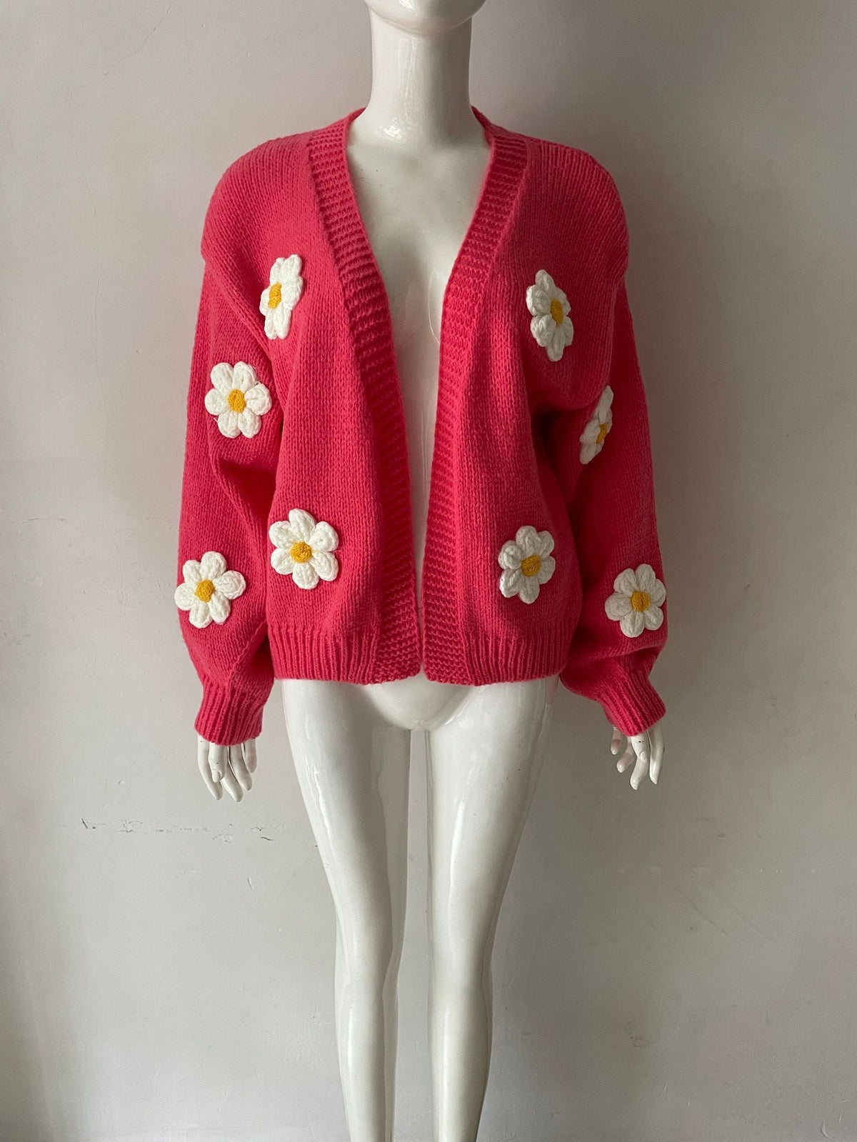 Women's Daisy Applique Ribbed Knit Cropped Cardigan