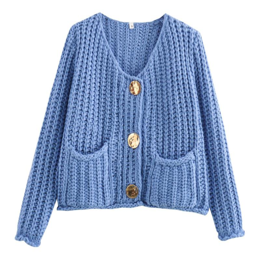 Women's chunky knit cropped cardigan with V-neck, buttons and front patch pockets