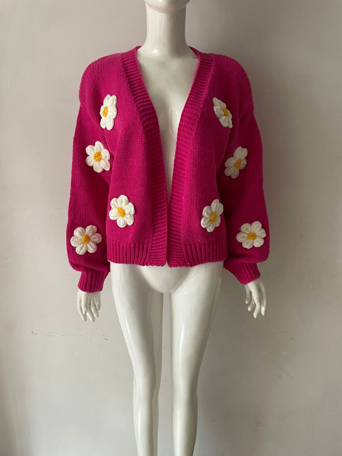 Women's Daisy Applique Ribbed Knit Cropped Cardigan